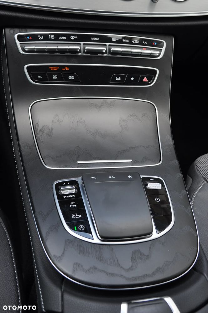 Mercedes-Benz Klasa E 300 d 4-Matic Avantgarde - 31