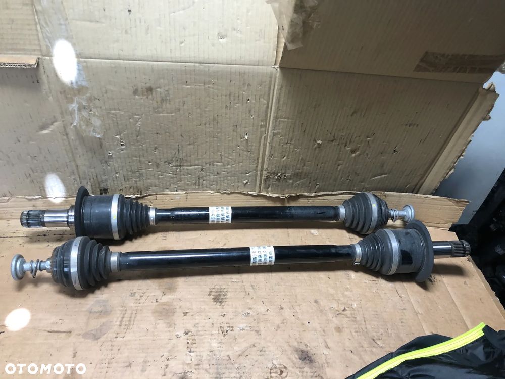 BMW G60 G61  PÓŁOŚ TYŁ LEWA LUB  PRAWA 5A2AF31 5A2AF32   gwa!!! - 1