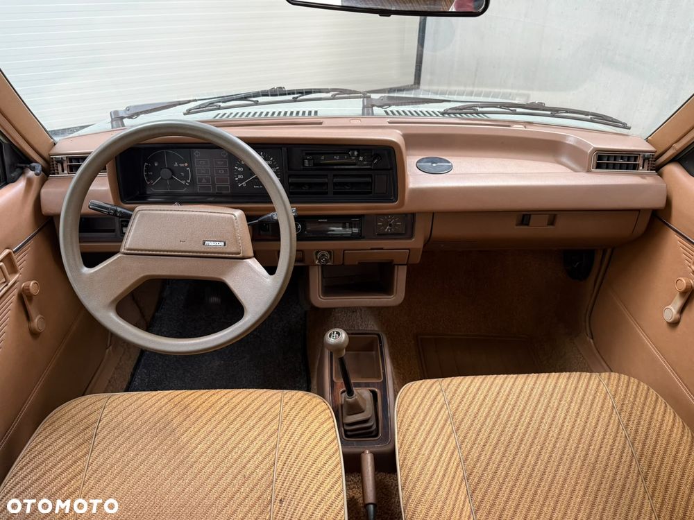 Mazda 323 - 9