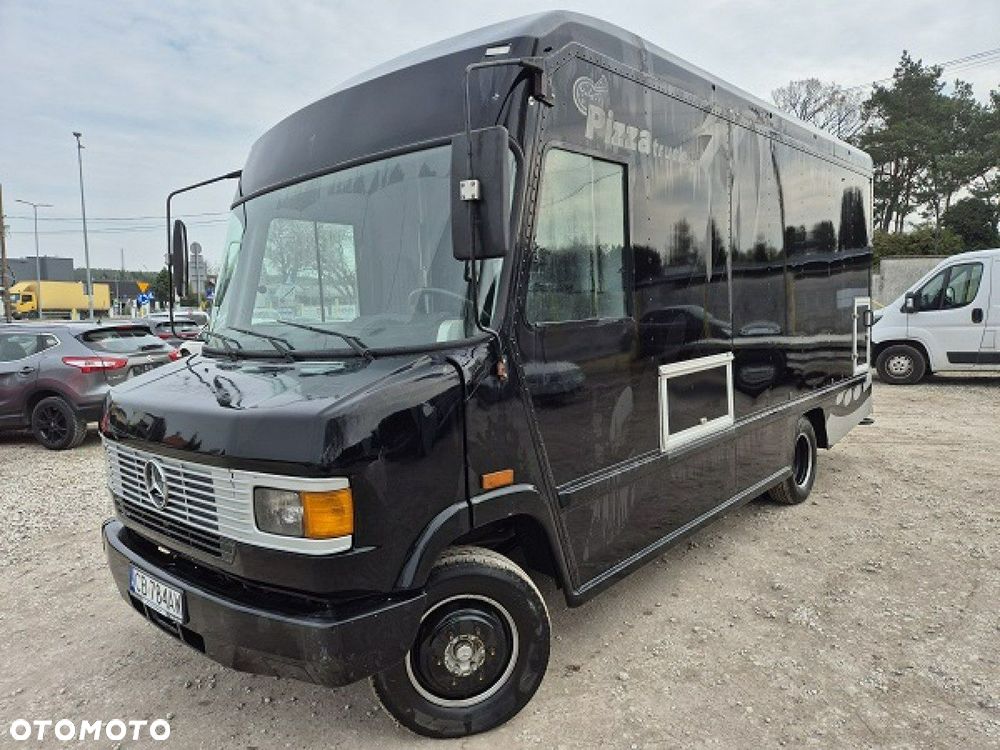 Mercedes-Benz 609 - 1