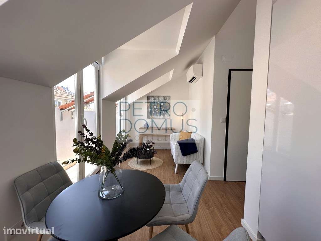 APARTAMENTO T2 TOTALMENTE REMODELADO COM VISTA DE RIO EM S. VICENTE... - Grande imagem: 4/17