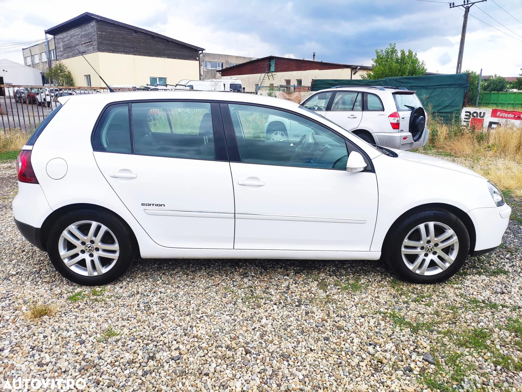 Volkswagen Golf - 10