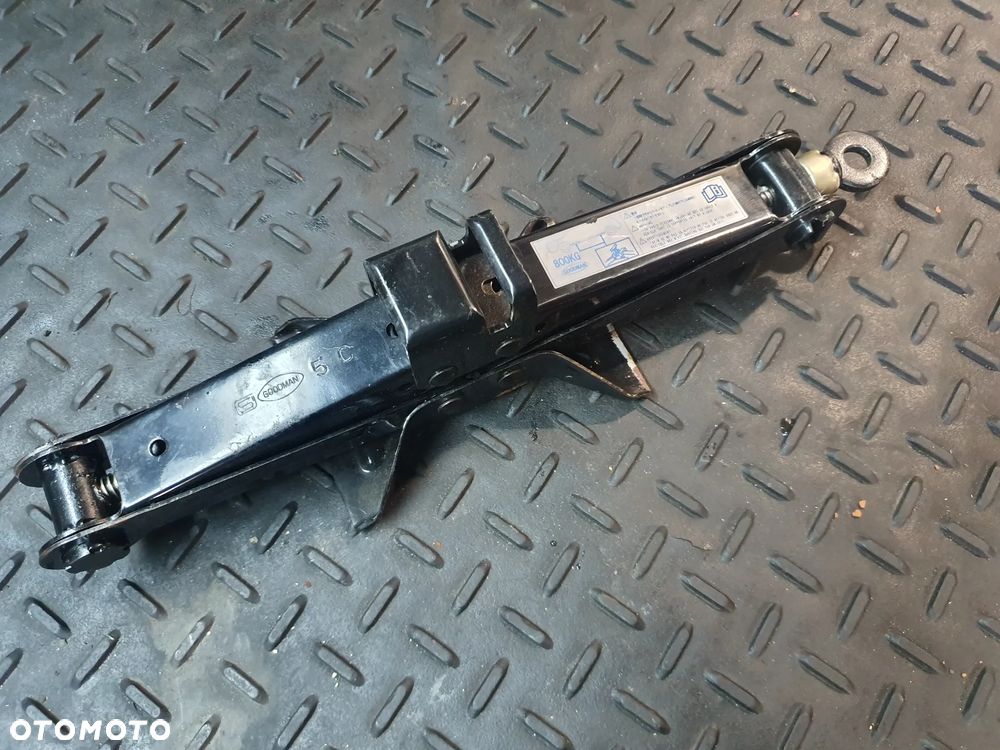 GOODMAN LEWAREK PODNOŚNIK SAMOCHODOWY 800KG - 1