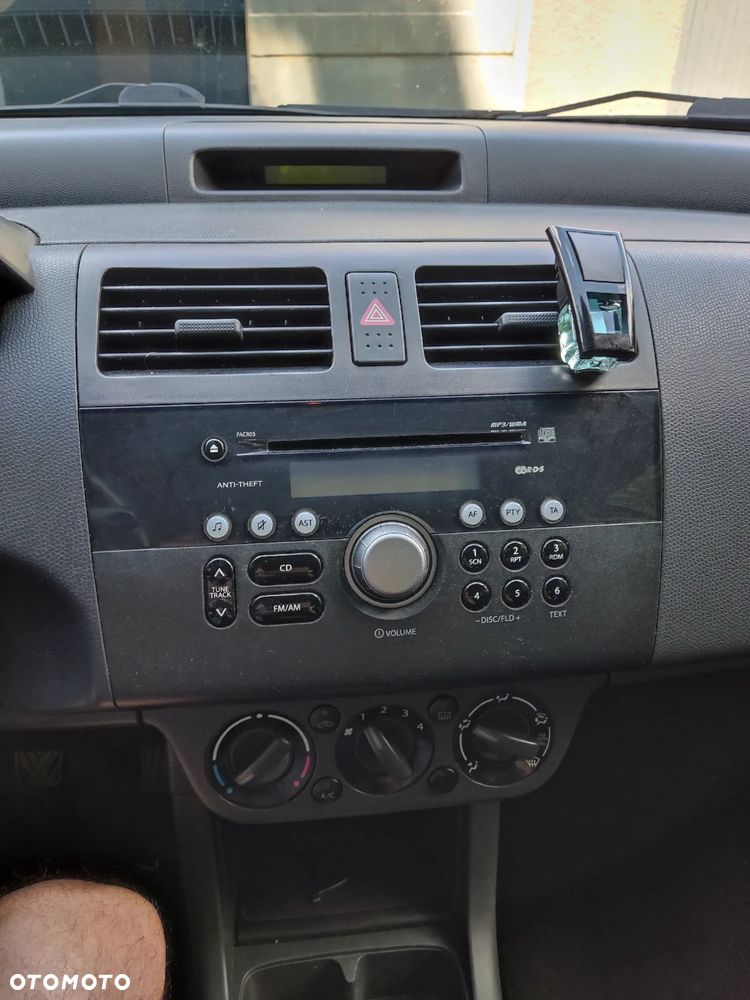 Suzuki Swift 1.3 Comfort dance - 8