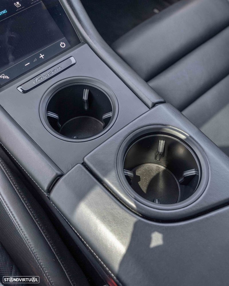 Porsche Taycan Turbo - 42