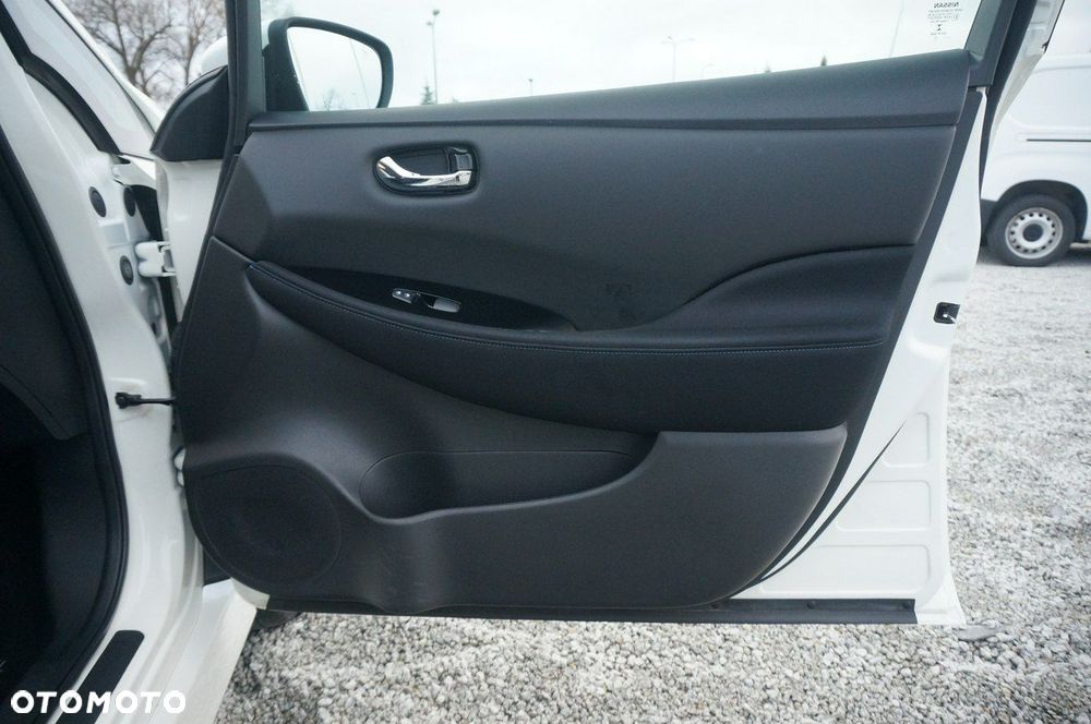 Nissan Leaf 62kWh N-Connecta - 25