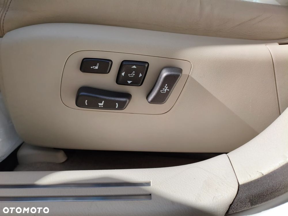 Lexus LS 600h L Prestige - 33