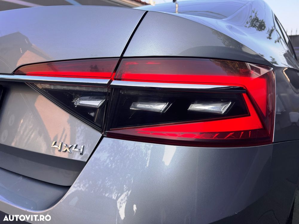 Skoda Superb 2.0 TSI 4X4 DSG Sportline - 10