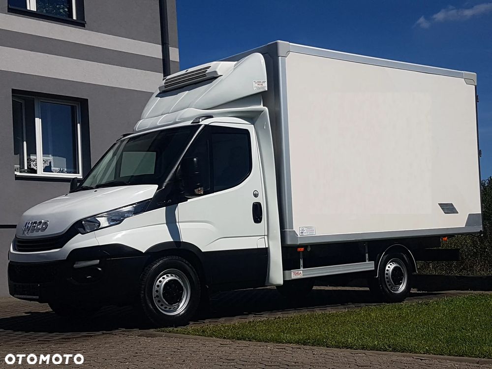 Iveco DAILY CHŁODNIA IZOTERMA AGREGAT THERMO KING V-200 MAX GRZANIE 7EP 3,68x2,10x2,10 KLIMA KRAJOWY - 40