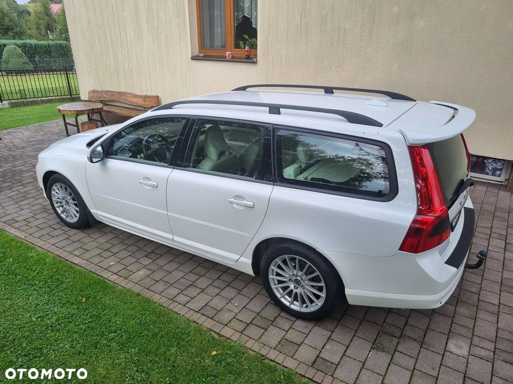 Volvo V70 2.0 Momentum - 1