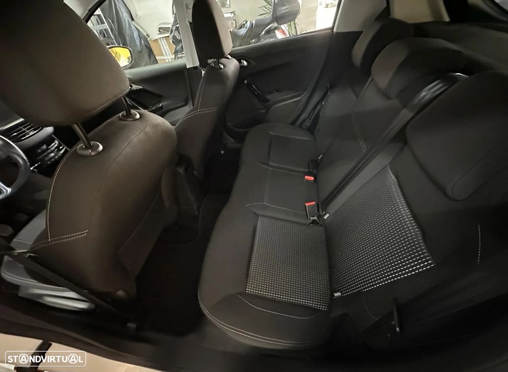 Peugeot 208 PureTech 110 Stop & Start Tech Edition - 16