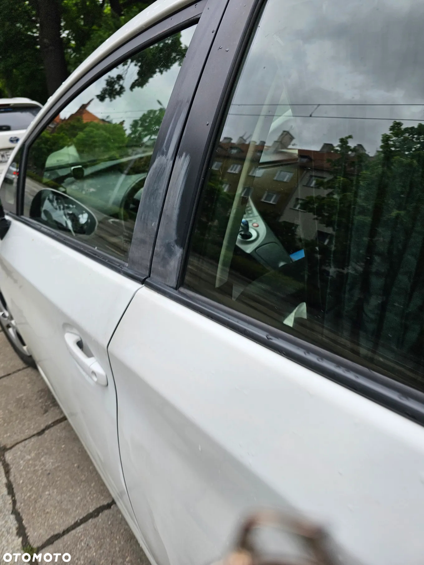 Toyota Prius (Hybrid) - 18