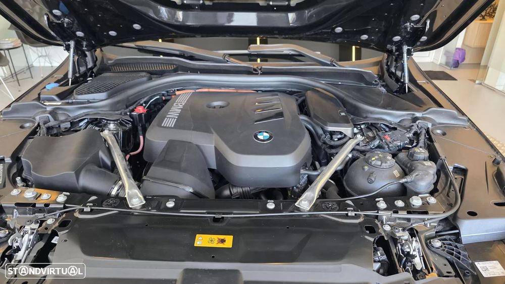 BMW 530 e Pack Desportivo M Pro - 26