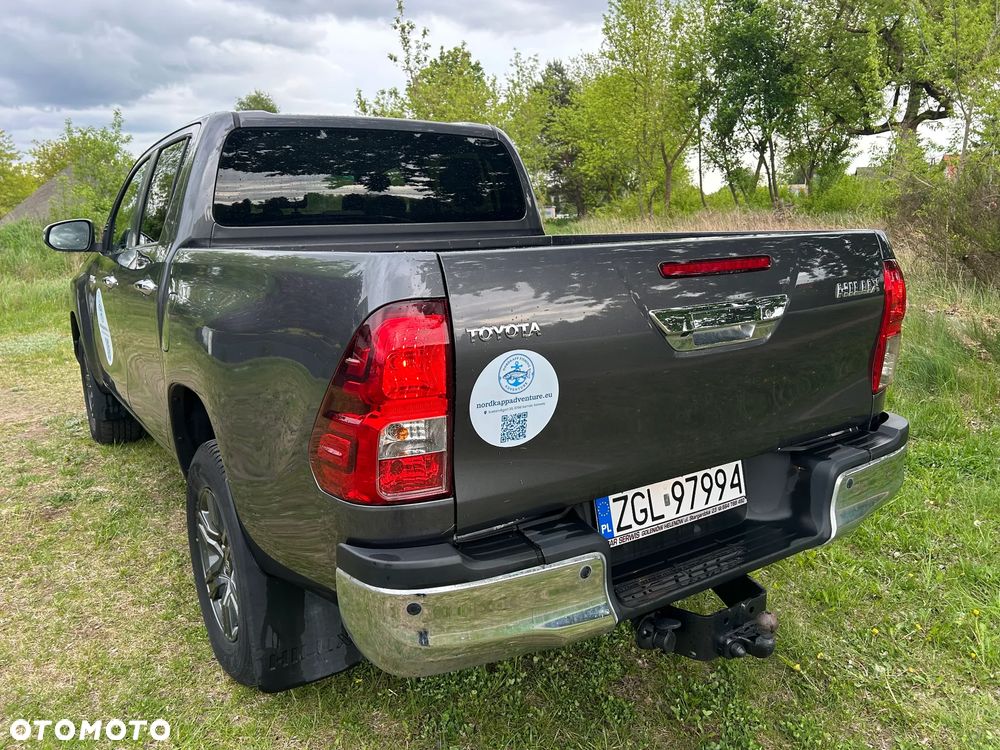 Toyota Hilux 4x4 Double Cab Autm Executive - 8