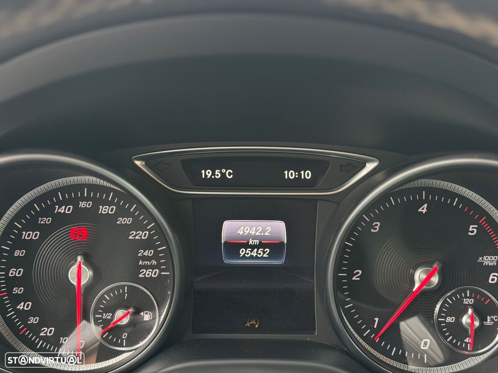Mercedes-Benz CLA 180 d Shooting Brake Urban - 13