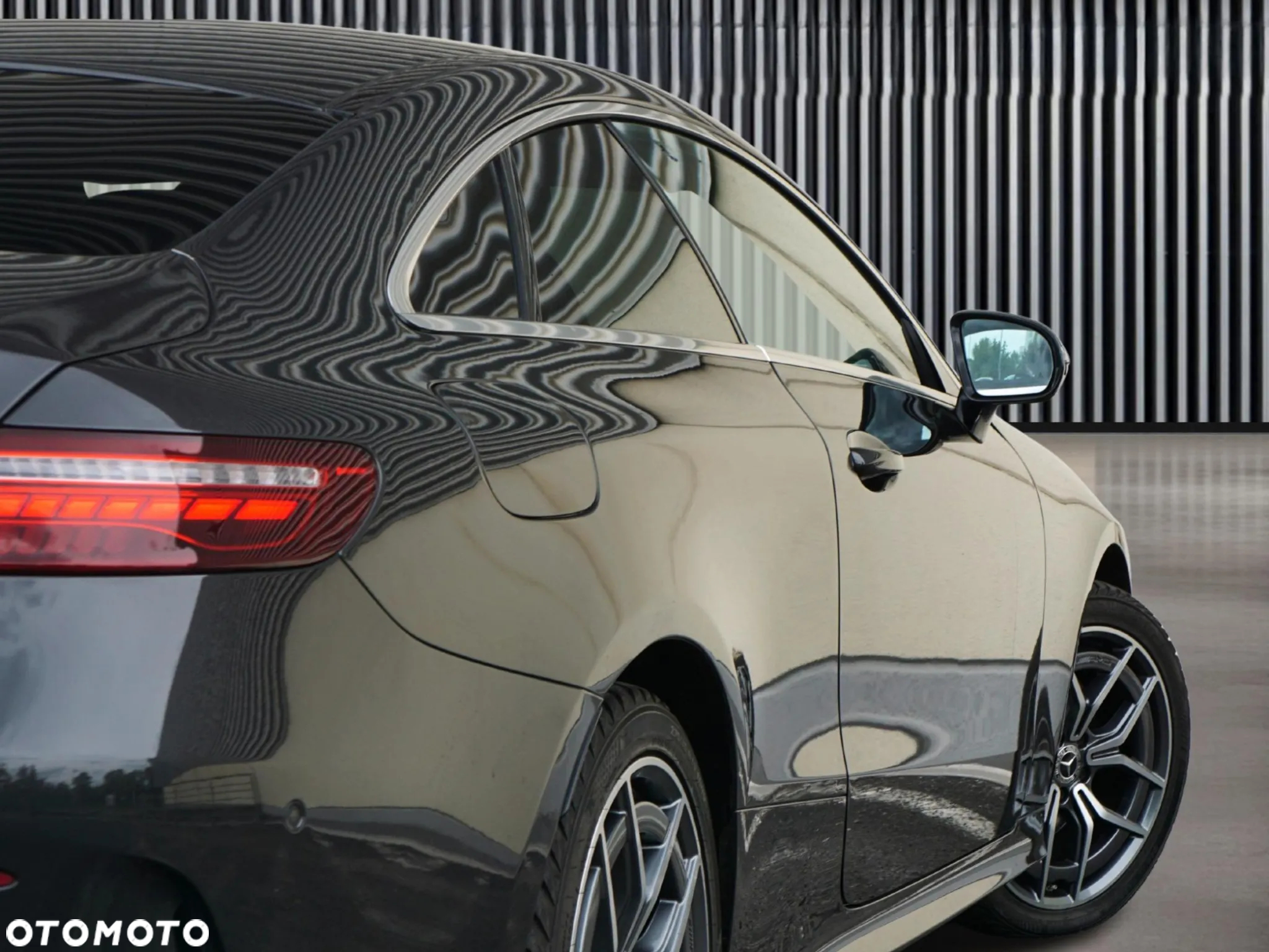 Mercedes-Benz Klasa E 200 Coupe 4-Matic 9G-TRONIC - 10