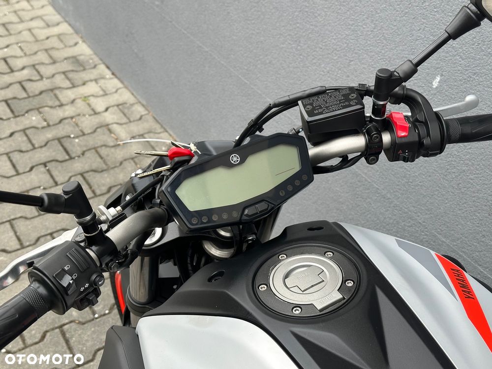 Yamaha MT - 16