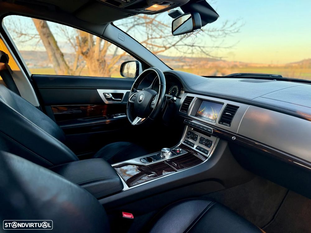 Jaguar XF 2.2 - 5