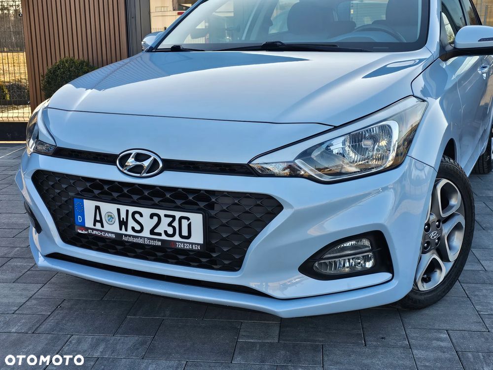 Hyundai i20 blue 1.2 Trend - 13