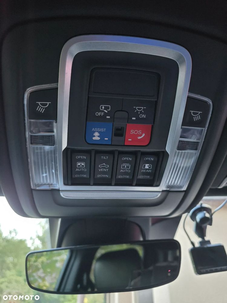 RAM 1500 5.7 Crew Cab Shortbed Laramie Sport - 14
