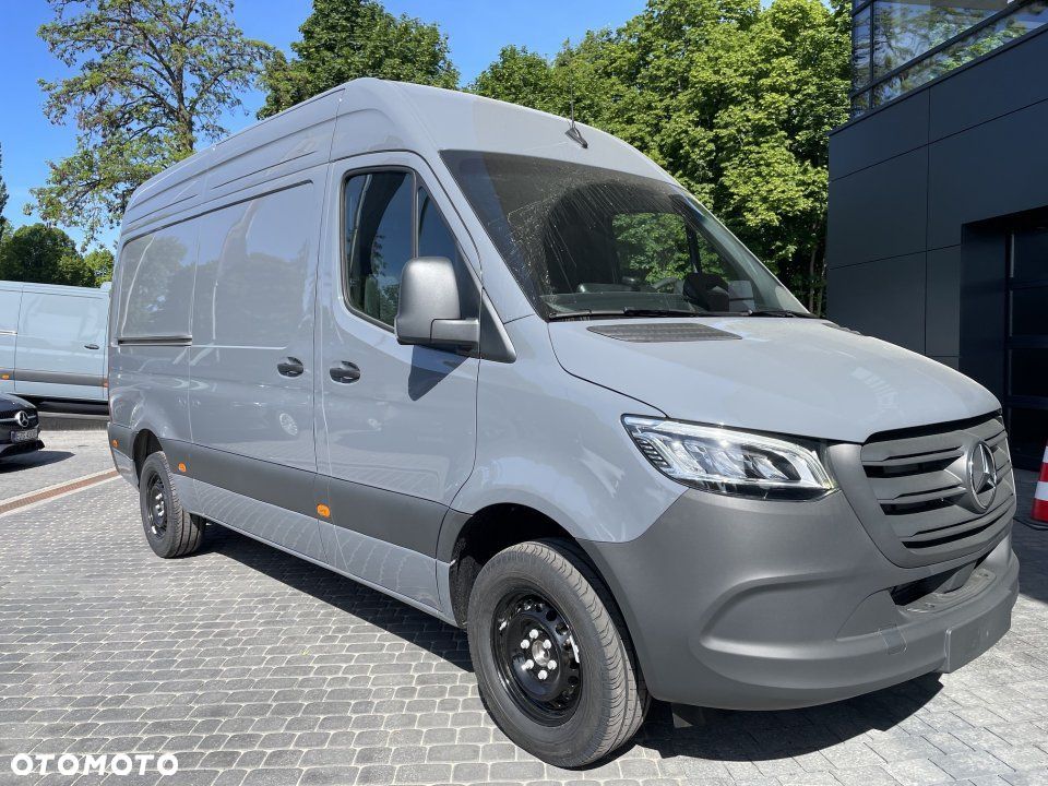 Mercedes-Benz Sprinter - 2