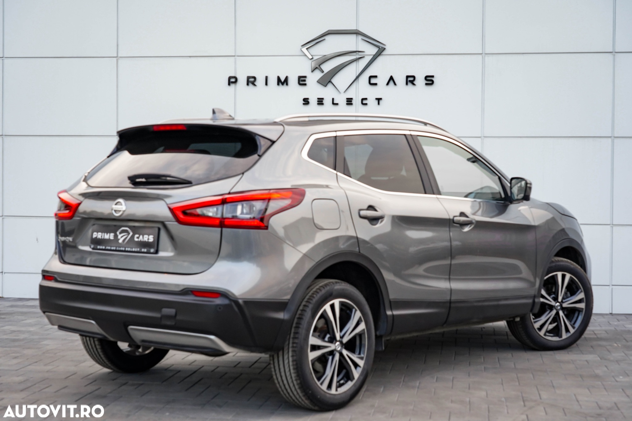 Nissan Qashqai 1.6 DCI Xtronic TEKNA - 4