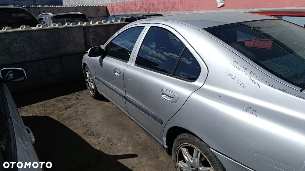 35459 volvo  s60 2.4D D5244T 163 km na częśći lakier 42-600 - 18