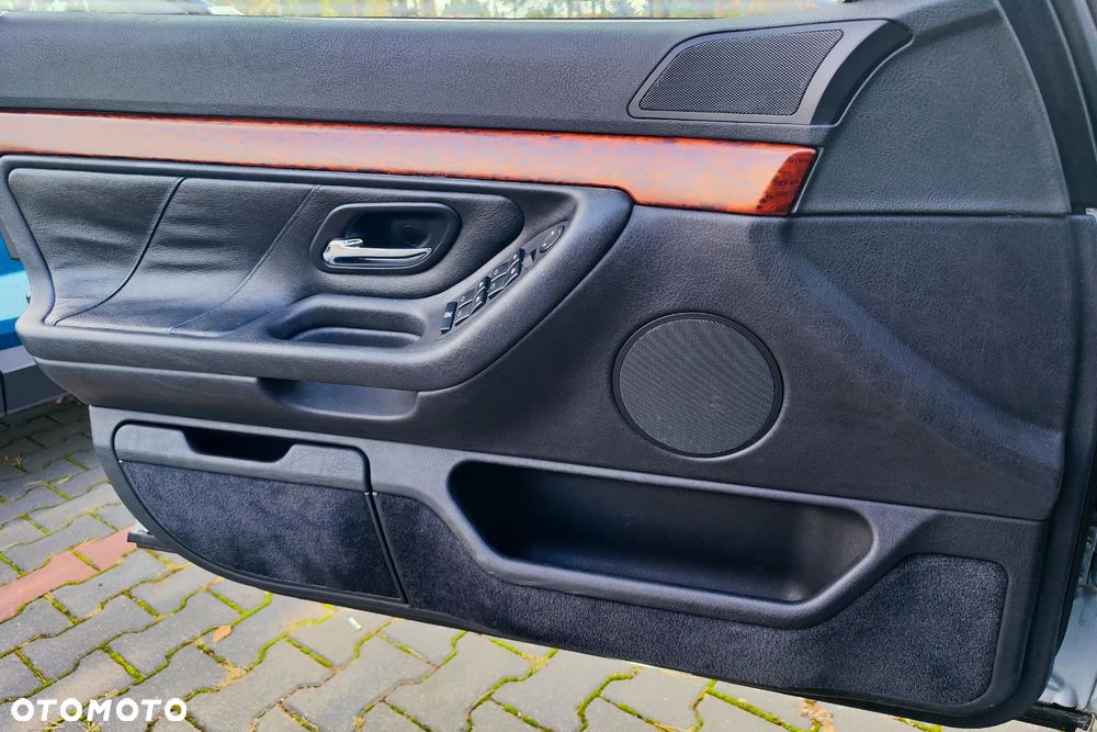 BMW Seria 7 740i V8 - 21
