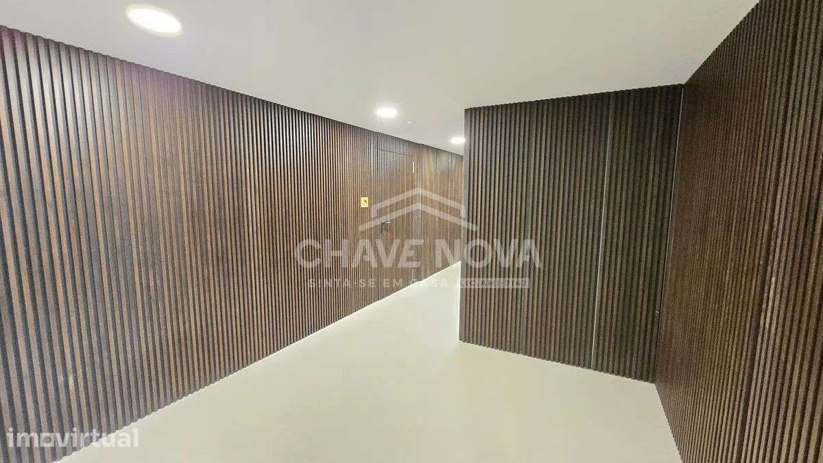 Apartamento T1 c/Varanda em Monte dos Burgos - Grande imagem: 4/24
