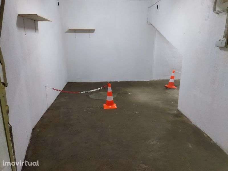 Parqueamentos em Garagem Box - Motas, Bicicletas, Trotinetes - Grande imagem: 2/6