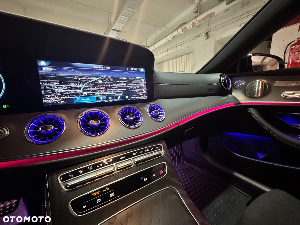 Mercedes-Benz Klasa E 200 Coupe 4-Matic 9G-TRONIC - 13