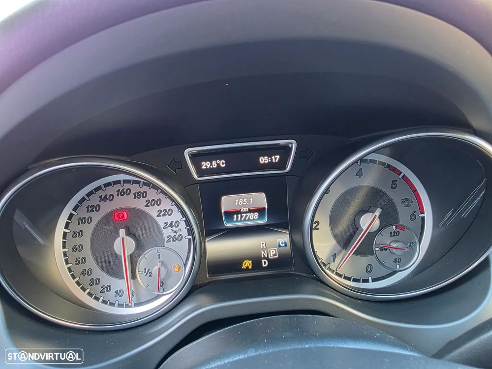 Mercedes-Benz GLA 180 d 7G-DCT Activity Edition - 28