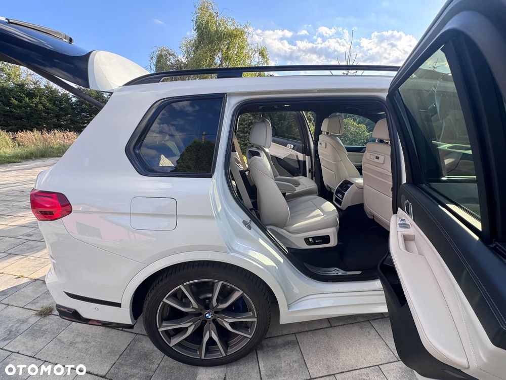 BMW X7 M50i sport - 33