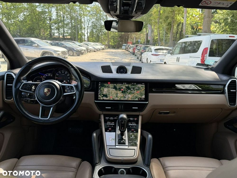 Porsche Cayenne - 21