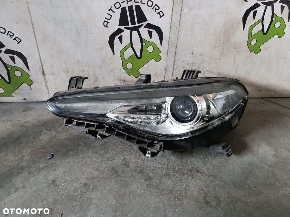 ALFA ROMEO GIULIA LAMPA XENON LEWA PRZÓD 50557247 - 1