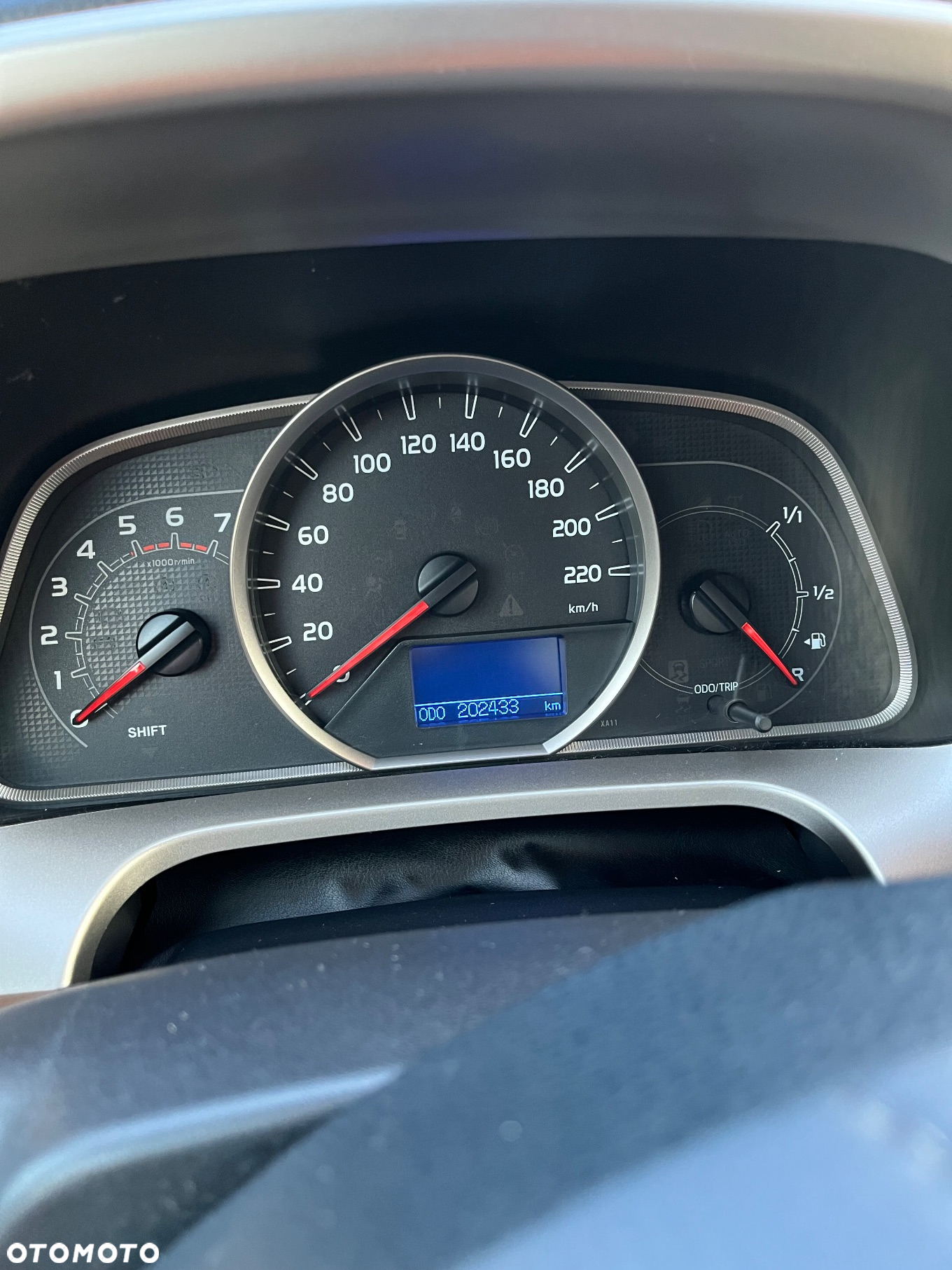 Toyota RAV4 2.0 D-4D Premium - 9