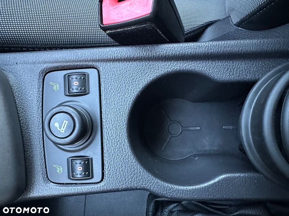 Ford Focus 1.6 Trend Sport - 26