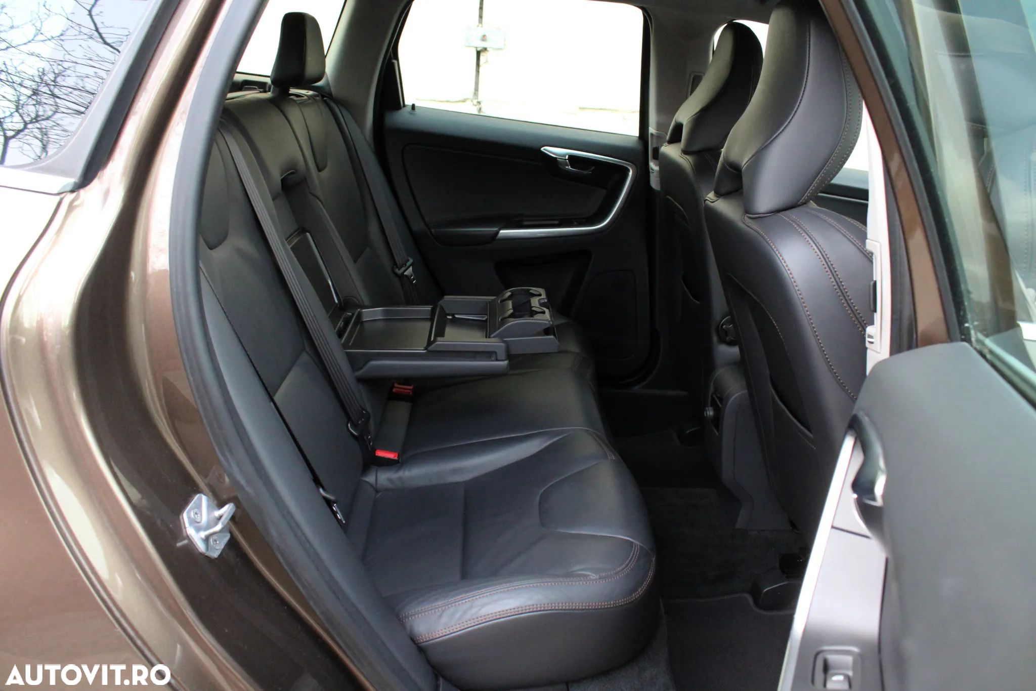 Volvo XC 60 D5 AWD Geartronic Summum - 10