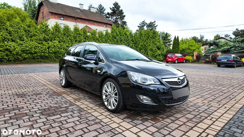Opel Astra 1.6 Turbo Cosmo - 10