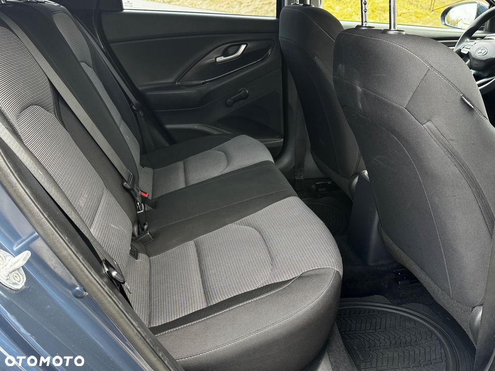 Hyundai i30 1.4 Base - 11