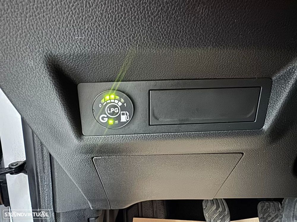 Renault Captur 1.0 TCe Techno Bi-Fuel - 38