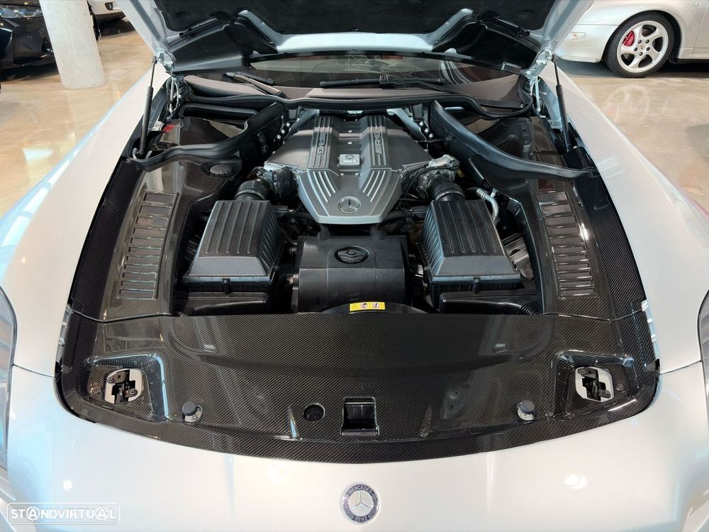 Mercedes-Benz SLS 63 AMG - 35