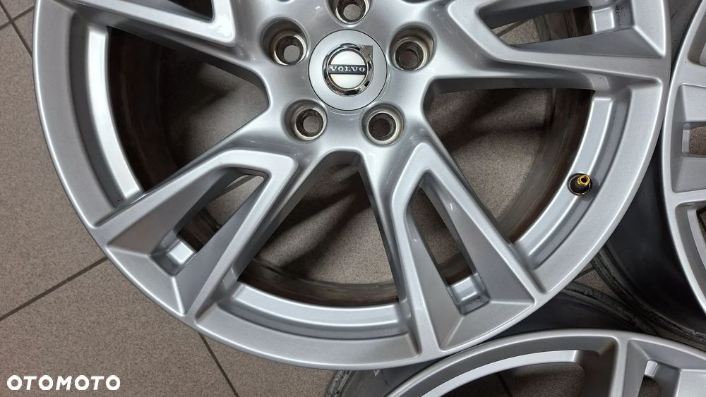 Felgi Aluminiowe 18 Volvo XC 60 5x108 ET 50.5 - 12