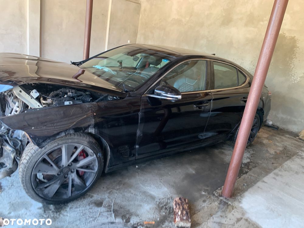 Genesis G70 2.0T Plus AWD 8AT Sport - 4