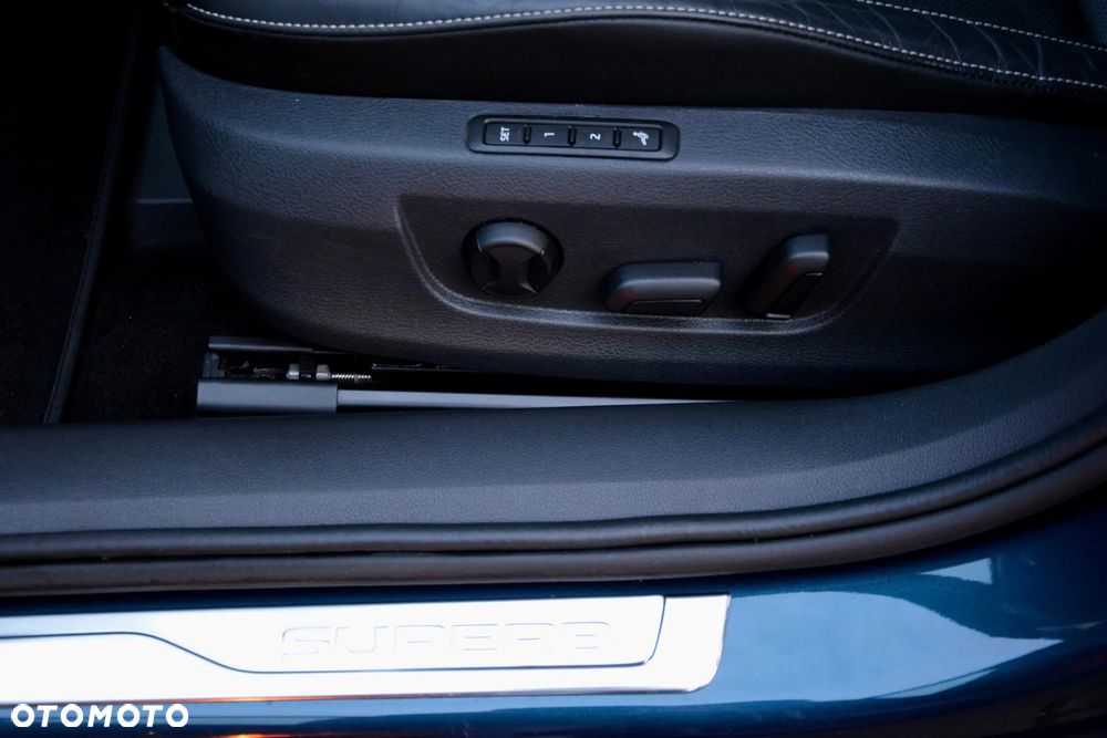 Skoda Superb 2.0 TDI DSG L&K - 27