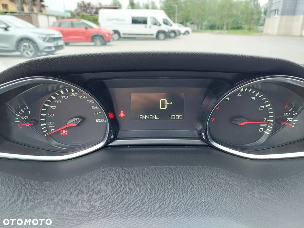 Peugeot 308 1.2 PureTech Style S&S - 12