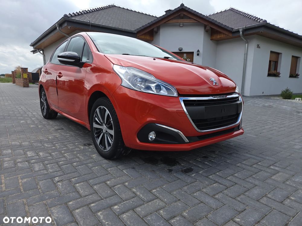 Peugeot 208 - 10