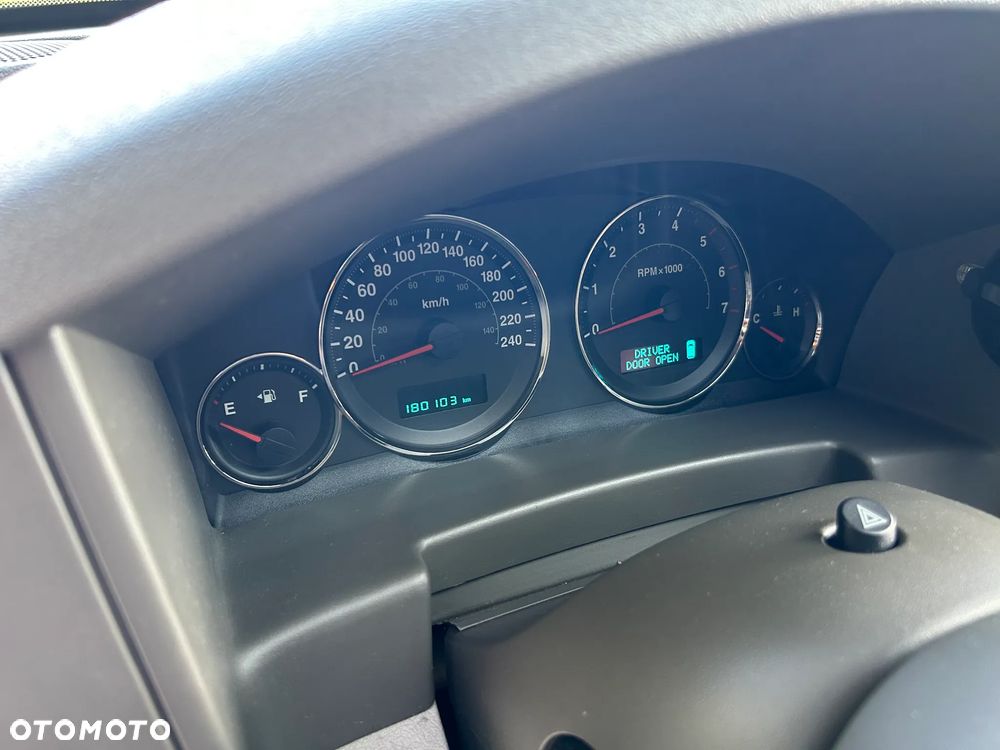 Jeep Commander 3.0 CRD Limited - 31