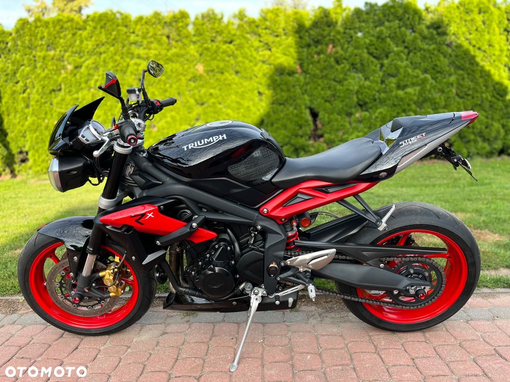 Triumph Street Triple - 10