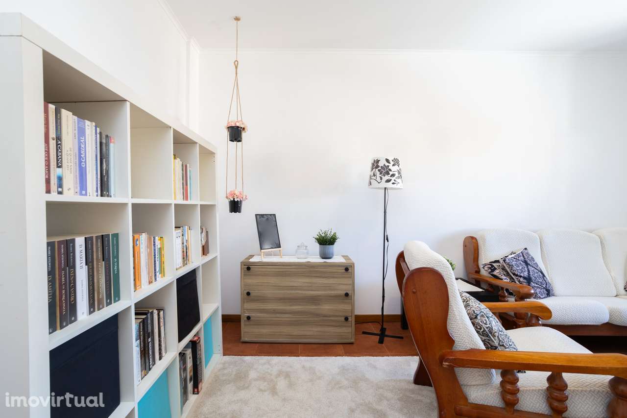 Apartamento T1 Luminoso e Moderno no Coração de Carnaxide - Conforto e - Grande imagem: 3/17